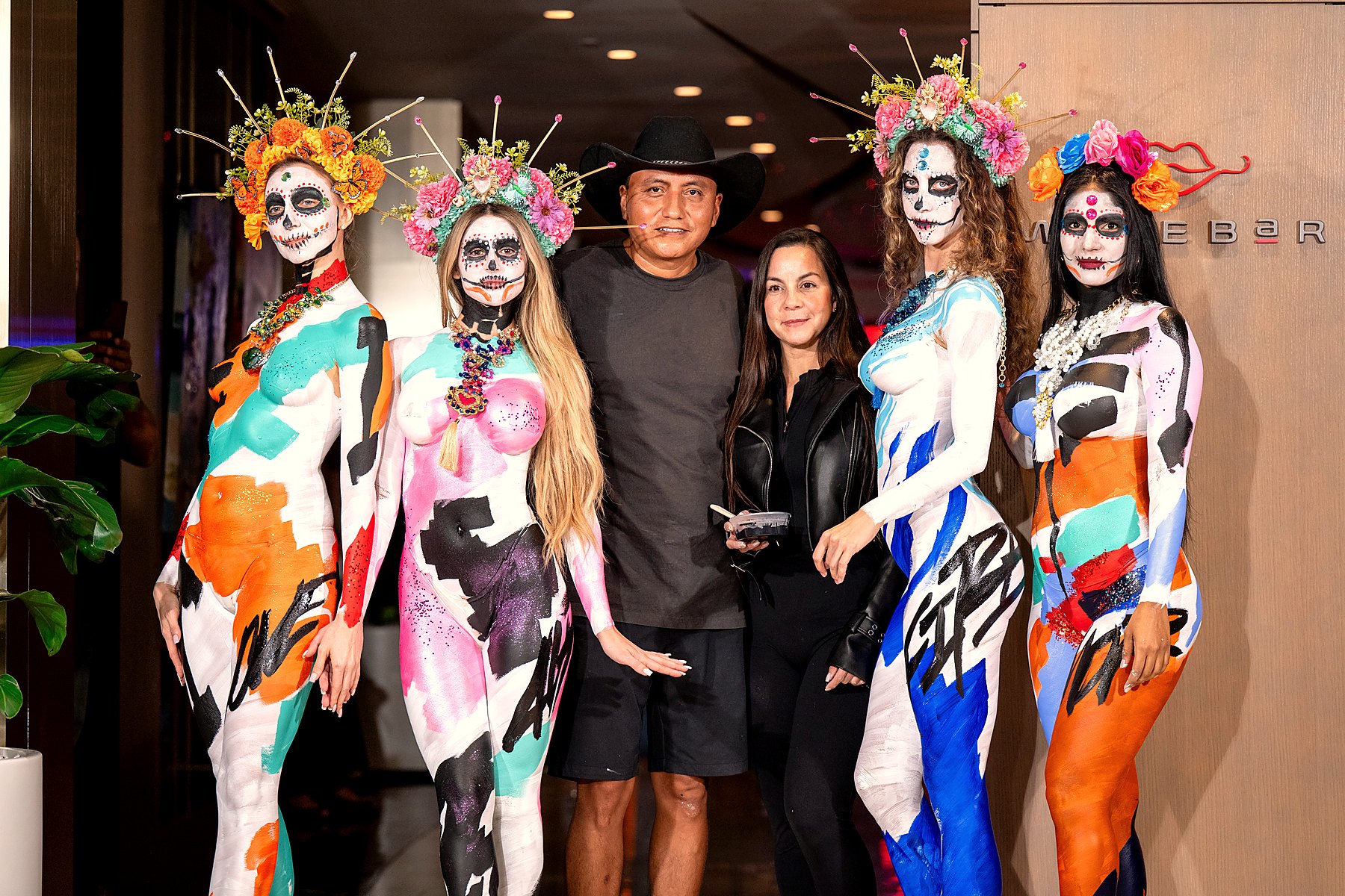 Art US Nation exhibition hall — international gathering of artists and collectors
